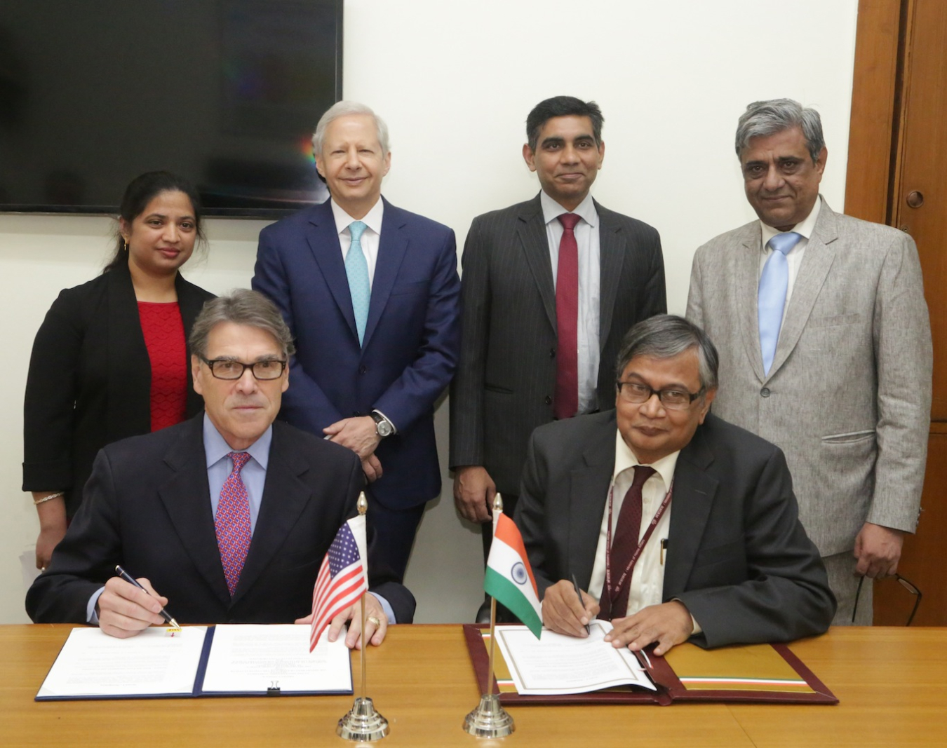 Secretary Perry signs neutrino research MOU with Indian Energy Minister 