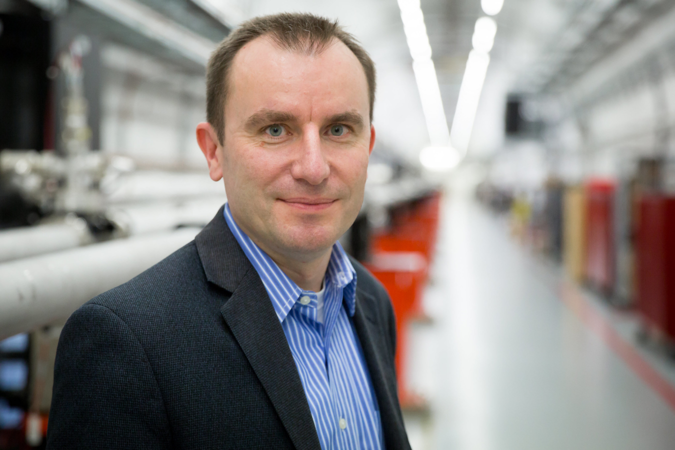 Mike Dunne, the director of the Linac Coherent Light Source (LCLS), works to ensure that about 1,000 researchers each year can use the LCLS to study some of the world’s most essential chemical, biological, and physical processes. 