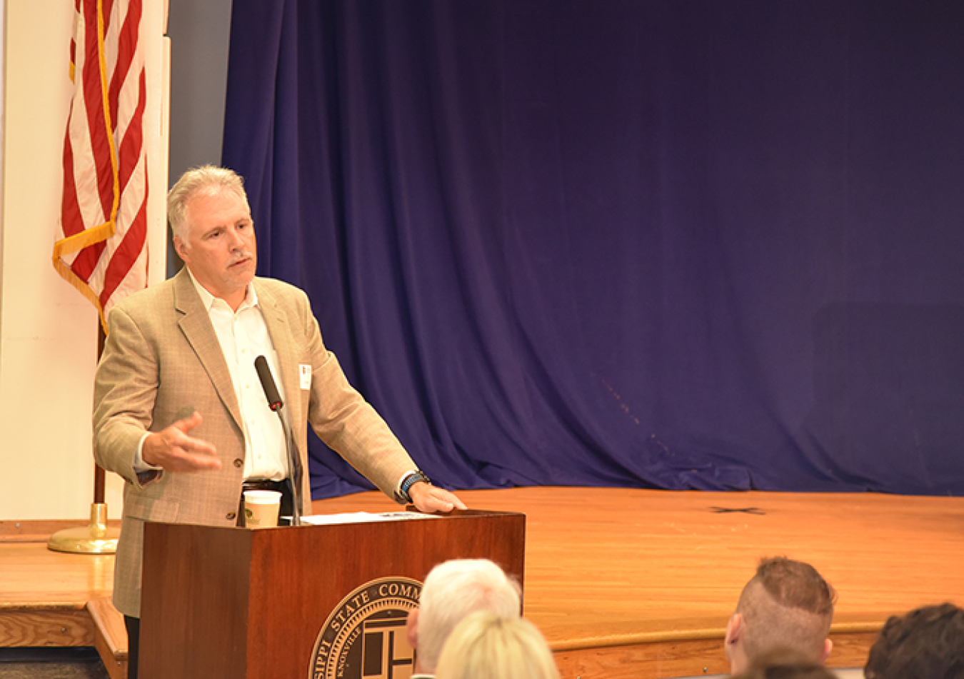 UCOR President and CEO Ken Rueter speaks about the importance of a diverse workforce to successfully accomplish Oak Ridge’s cleanup at the Small Business Diversity Summit.