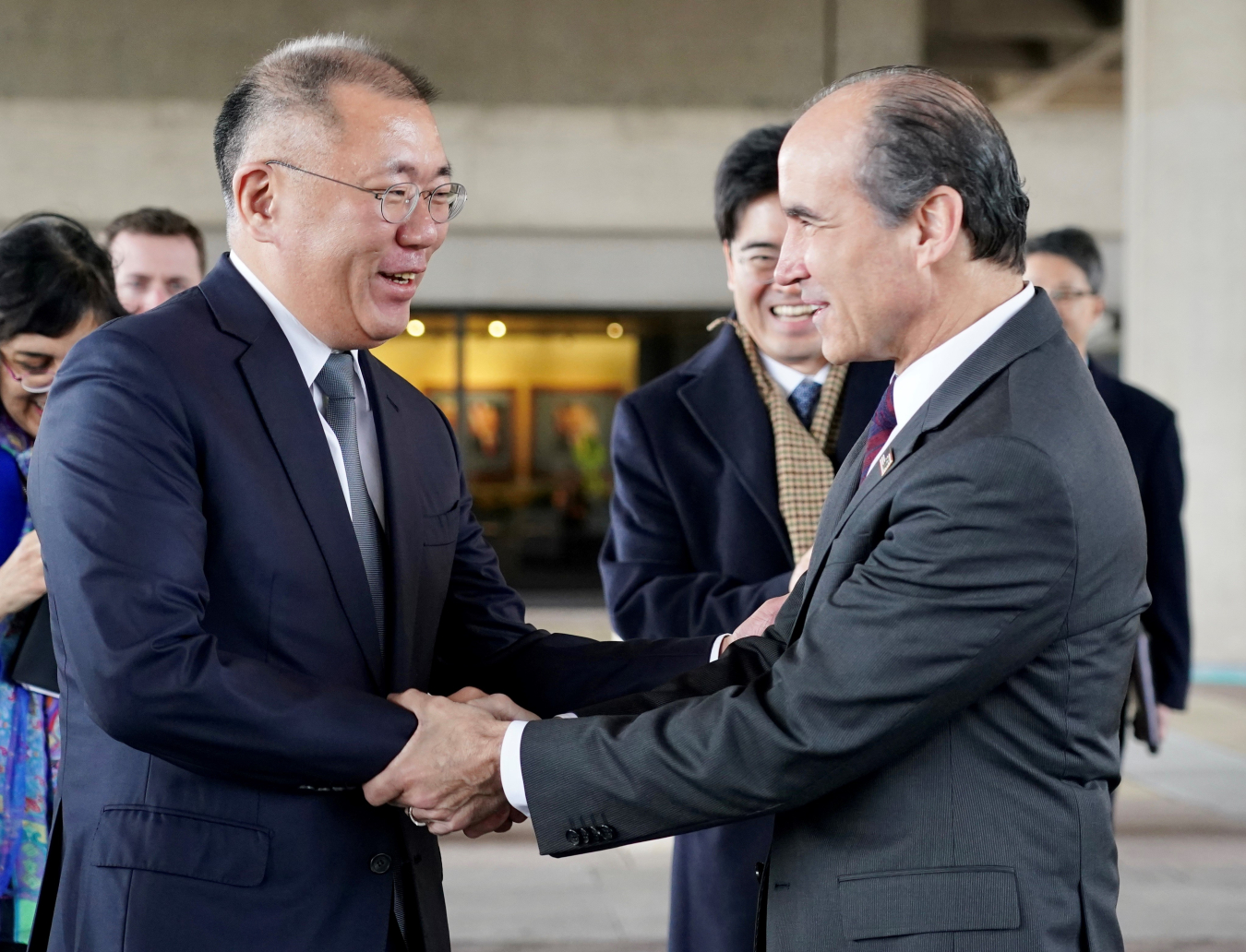 Under Secretary of Energy Mark Menezes shakes hands with Hyundai Motor Group Executive Vice Chairman Euisun Chung