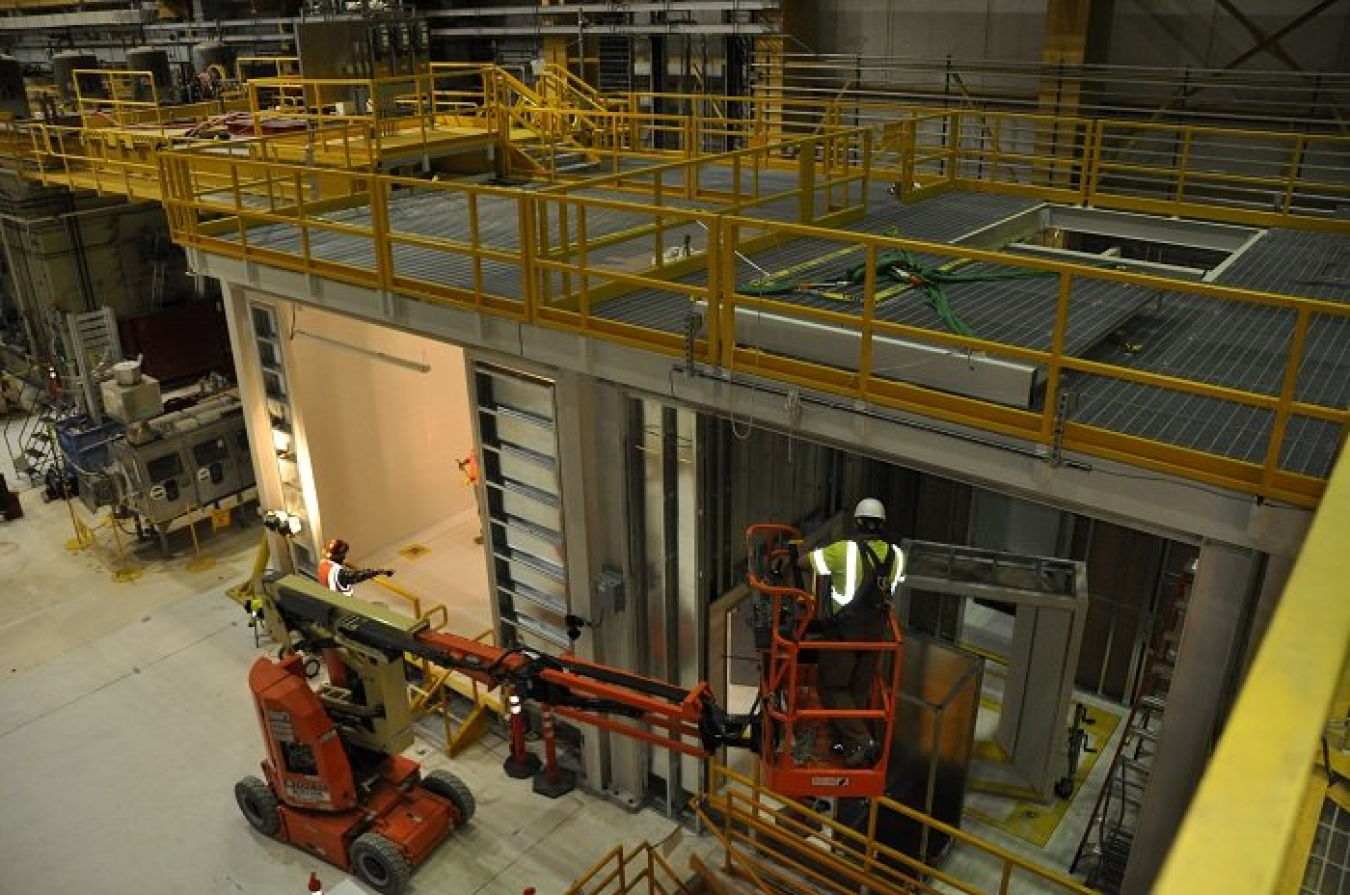 In late 2020, CH2M HILL Plateau Remediation Company completed construction of a full-scale mock-up of a system that will be used to transfer nearly 2,000 radioactive capsules from an underwater basin to safer, dry storage on the Hanford Site.