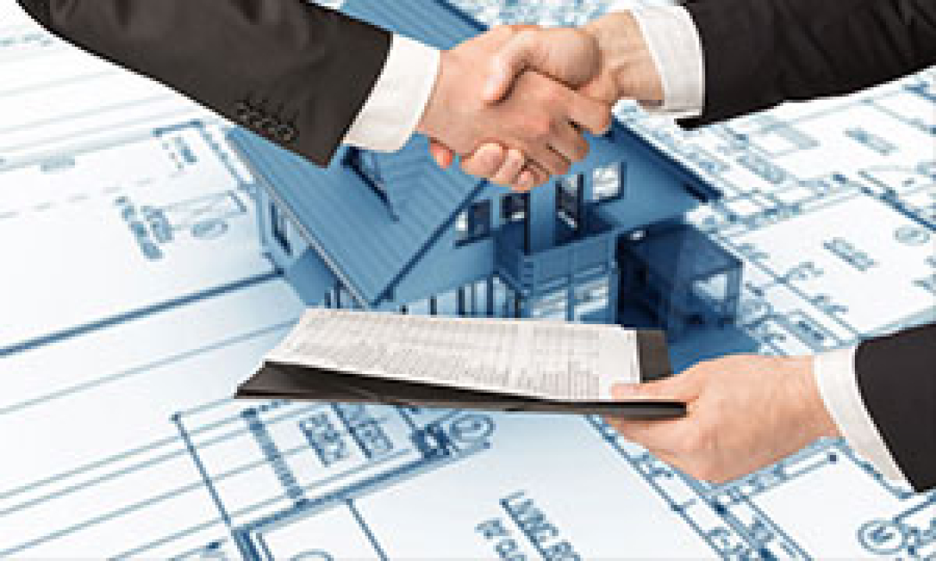 a photo of two people shaking hands in front of a house,.