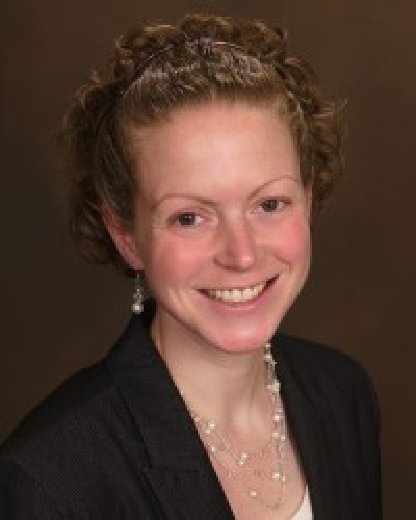 Headshot of Carolyn Snyder.