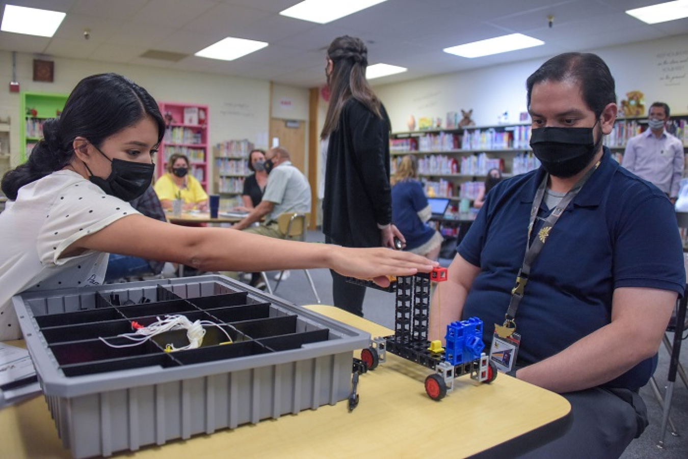 Jefferson Elementary School educators practice with the ROK Blocks module, which allows children to build using their imagination and creativity while they learn about the design and engineering cycle to prototype, improve, and iterate their designs.