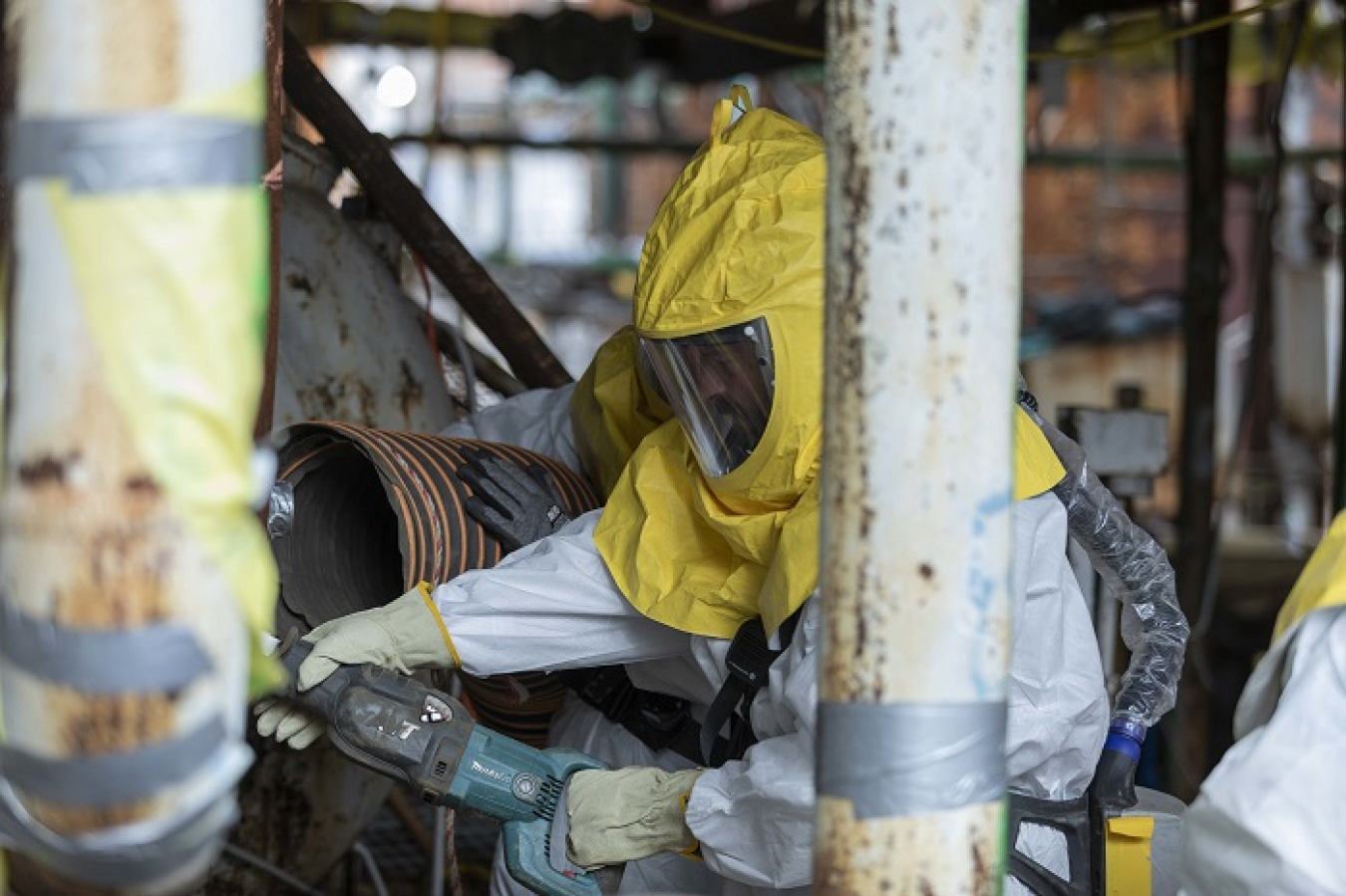 Crews are finishing deactivation activities at the old column exchange, or COLEX, equipment on the east end of Alpha-4 at the Y-12 National Security Complex. They have so far captured more than 1.25 tons of mercury from rusted pipes and tanks, preventing an environmental release.