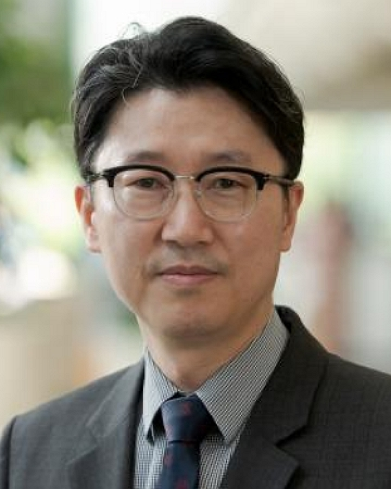 Dr. Hoyoung Kwon headshot