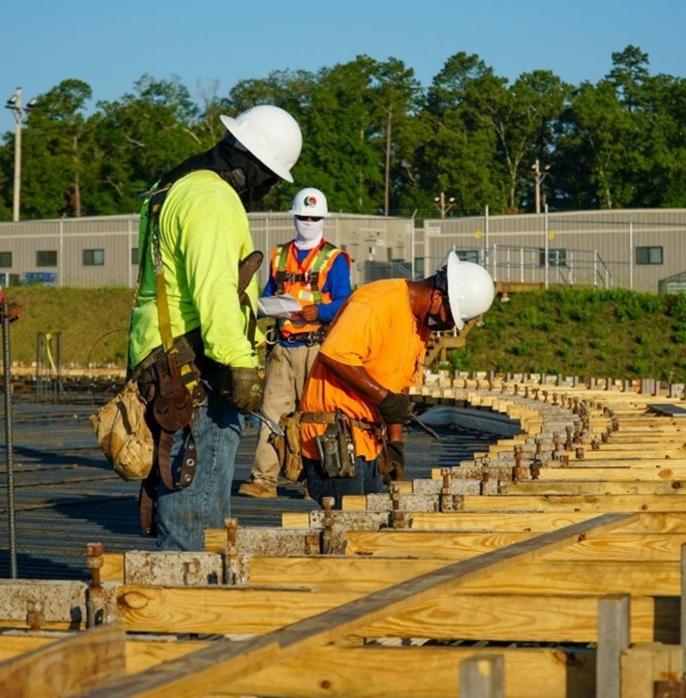 Spanning 24 years and three contractors, EM’s liquid waste construction team at the Savannah River Site has achieved 35 million safe hours without injury resulting in a missed day of work.