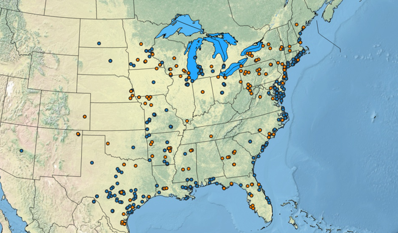 Researchers have documented switchgrass varieties with different degrees of multi-genome polyploidy throughout the eastern United States. This map shows tetraploid (four copy) switchgrasses in blue and octoploid (eight copy) variants in orange.