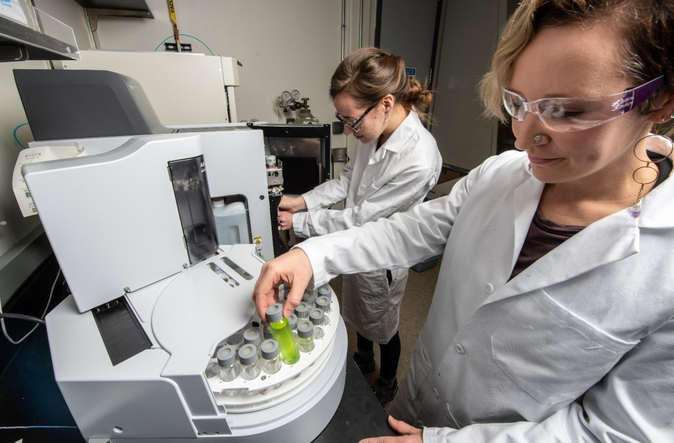 
Results Are In—NREL publishes laboratory analytical procedures to provide validated methods for biofuels and pyrolysis bio-oils research, providing data essential for helping the algae industry fine tune its processes.