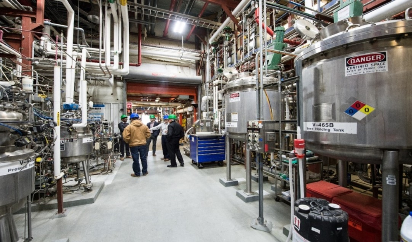 
In addition to a range of analytical and laboratory facilities, the IBRF contains a high-bay biochemical conversion pilot plant, which companies are using to validate their processes.