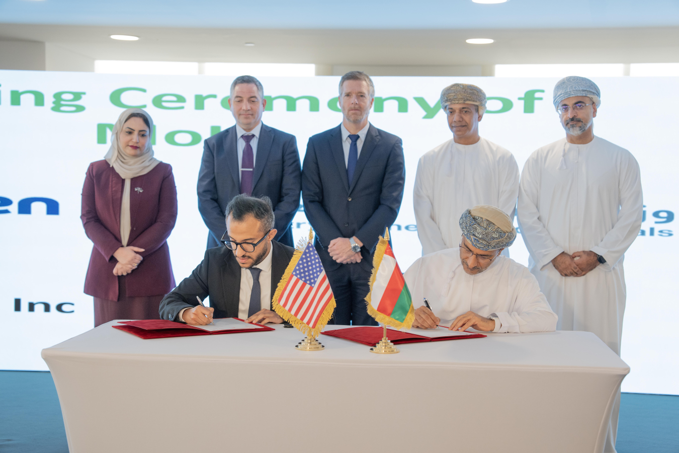 Signing ceremony of MOU between Eden and Oman’s Ministry of Energy and Minerals at the workshop 