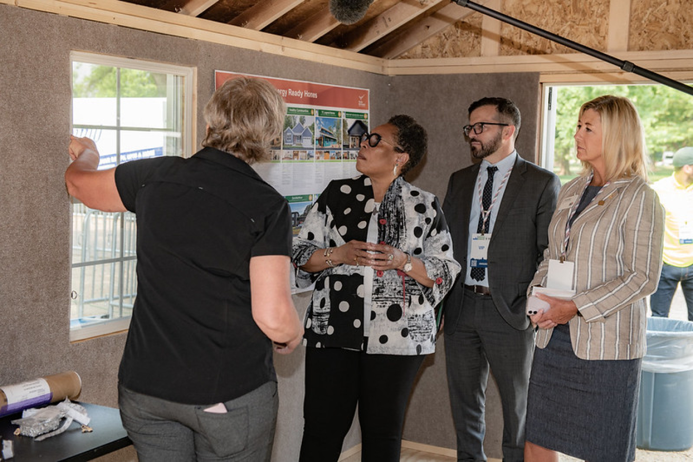 (From left to right) PNNL researcher Patricia Gunderson meets with HUD Secretary Fudge, Solomon Greene, Principal Deputy Assistant Secretary for Policy Development and Research, and Board Chairwoman of the National Association of Home Builders Alicia Huey.