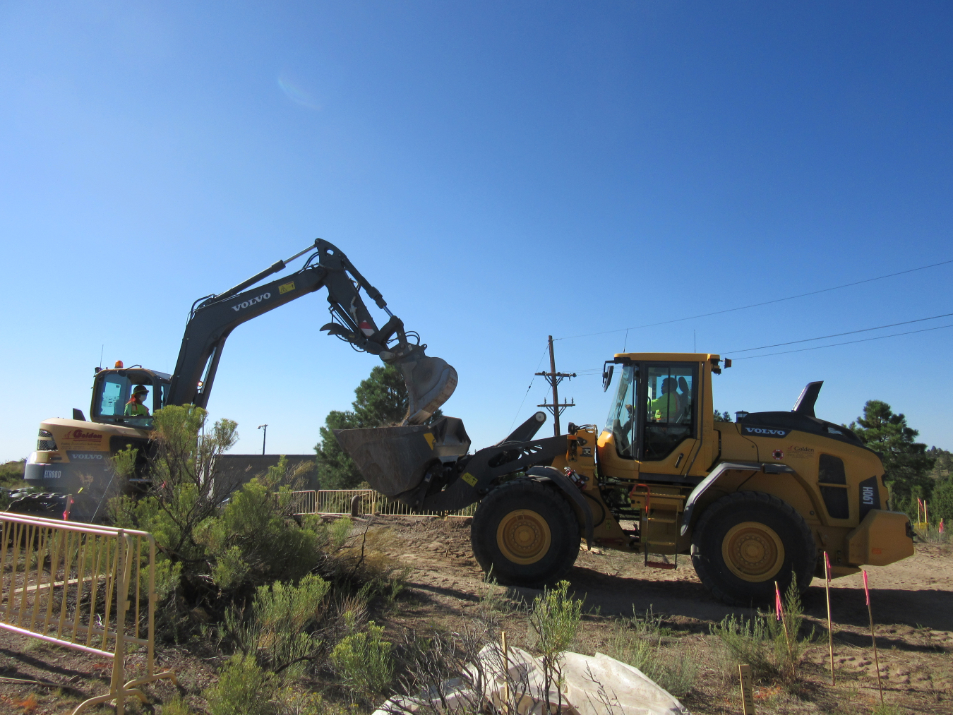 Large yellow construction machinery 