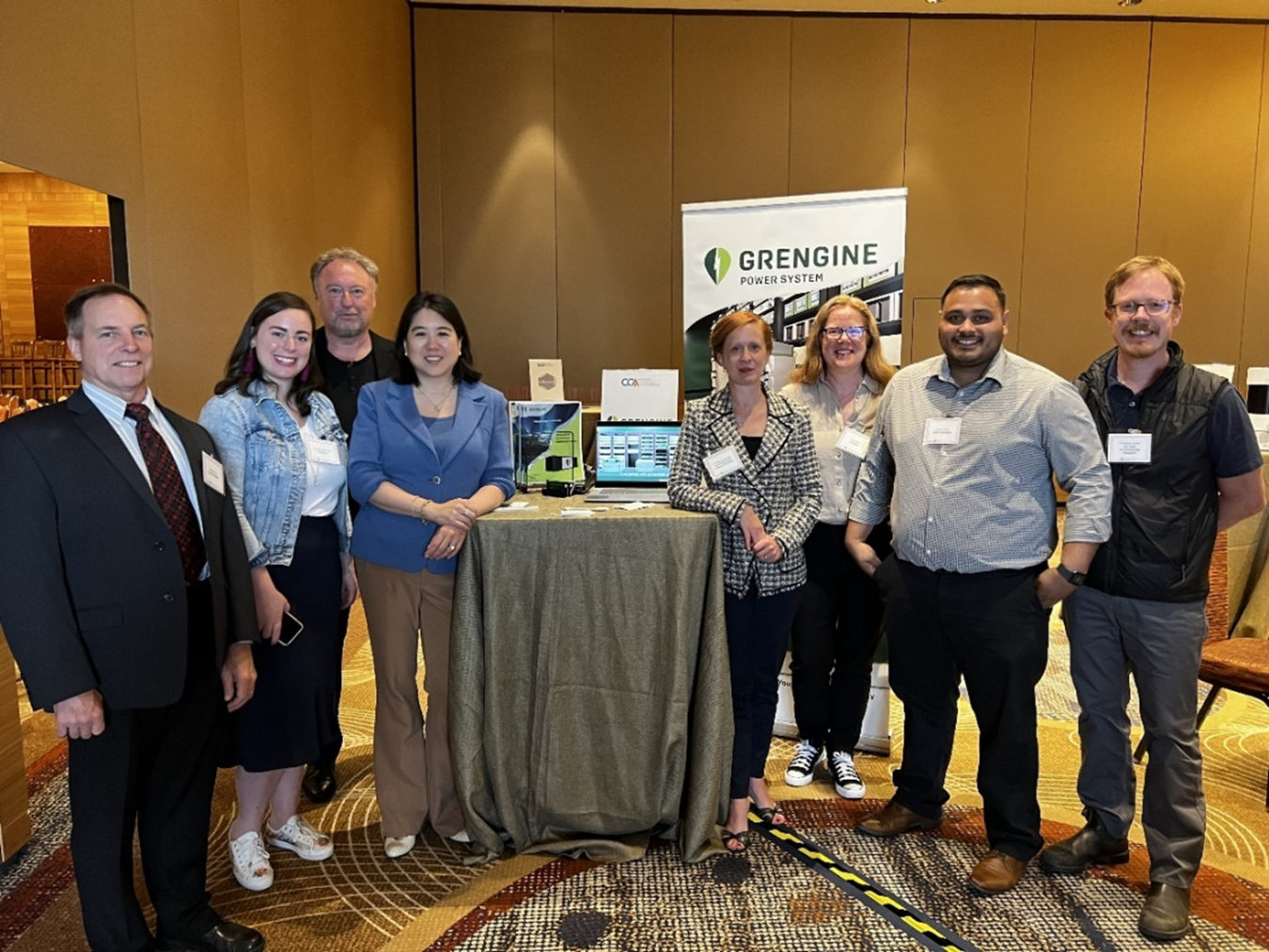 Cascadia CleanTech Accelerator companies and VertueLab staff presenting to DOE Chief Commercialization Officer Dr. Vanessa Chan at the 2023 CleanTech Innovation Showcase. 