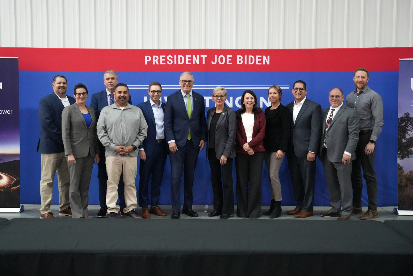 U.S. Energy Secretary Jennifer Granholm participates in a roundtable discussion with Governor Jay Inslee, Senator Maria Cantwell, Sila Nanotechnologies team members, and local leaders in Moses Lake, Washington.