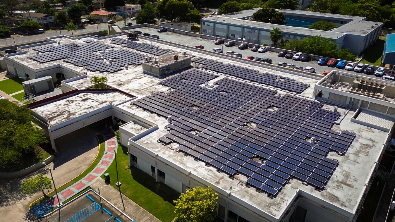 A solar and battery storage system on the roof of the Concilio de Salud Integral de Loíza.