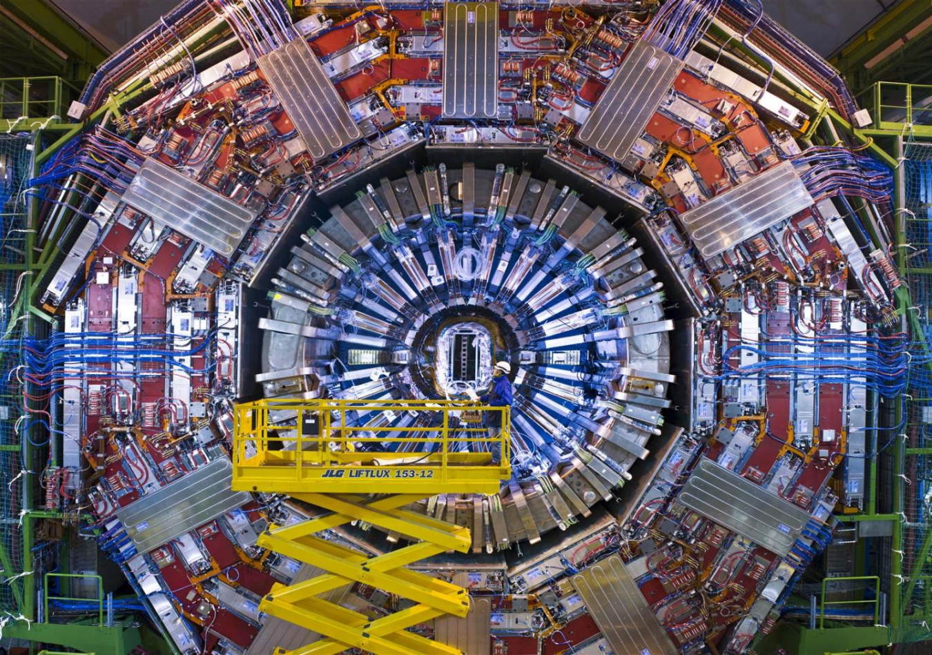 The CMS detector at the LHC at Cern 