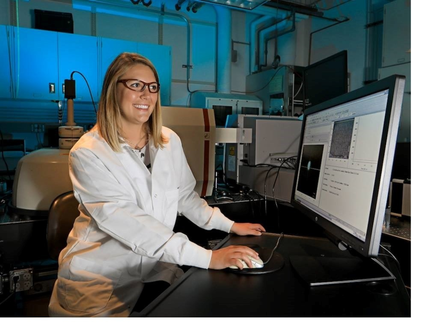 Woman on  a computer in a science lab